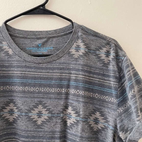 2/$15 M- American Eagle Outfitters Gray and Blue Diamond Striped Crop Top - Picture 2 of 4